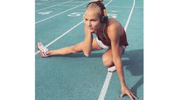 Pada tahun 2011, Darya Klishina bergabung bersama tim Rusia pada Kejuaraan Atletik Indoor Eropa di Paris, Prancis. Darya meraih juara pertama dengan lompatan sejauh 6.80 m. (Bola.com/Instagram/Darya)