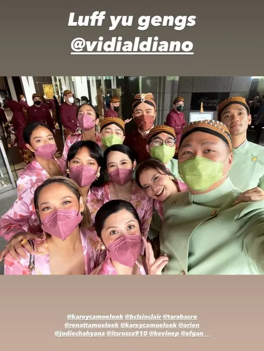 Bridesmaid acara lamaran Vidi Aldiano (Sumber: Instagram/santosodio)
