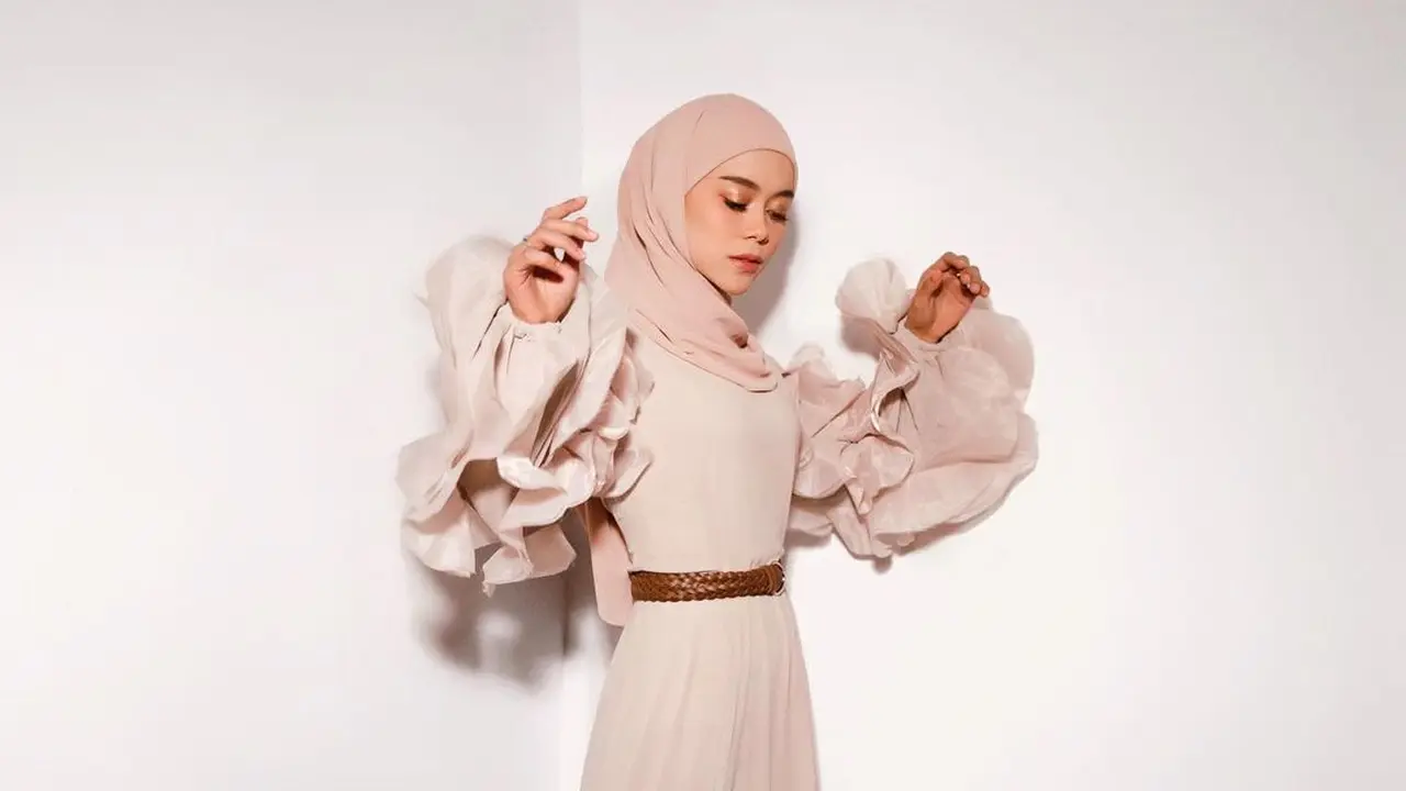 Lesti Kejora Disebut Sebagai Trensetter, Ini Gaya Elegannya Pakai Busana Muslim