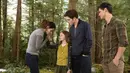 Ini saat Renesmee menunjukkan kemampuannya pada Bella. (digitalspy.com)