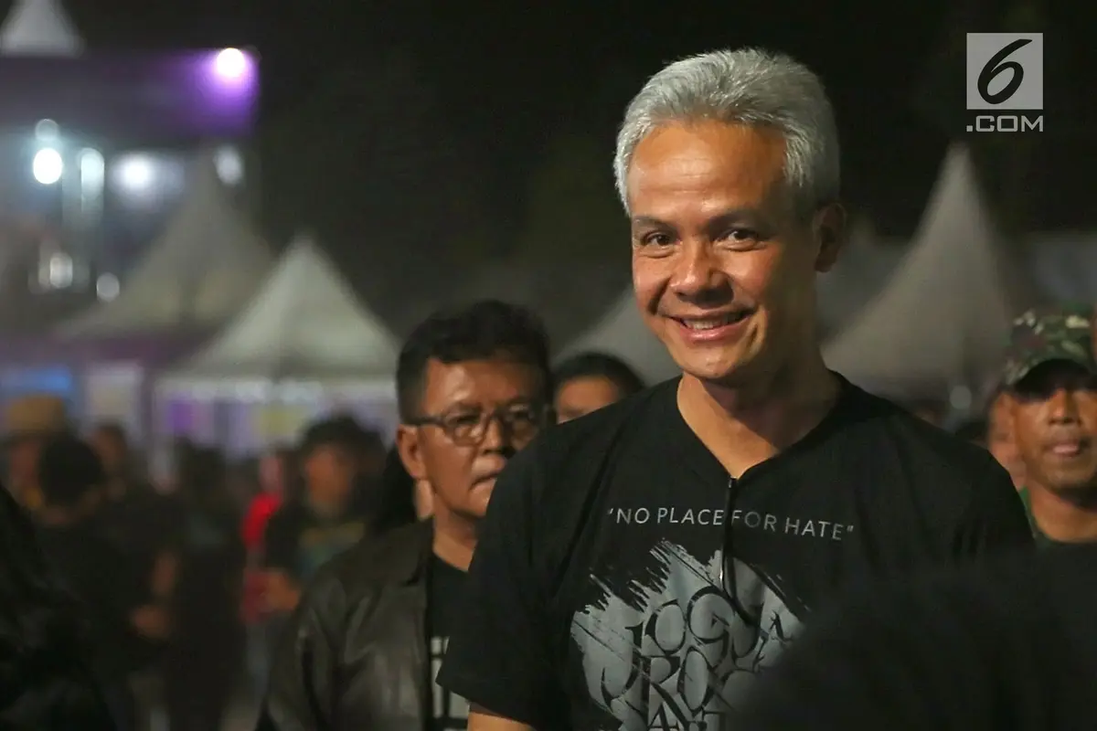 Gaya Ganjar Pranowo Nonton Megadeth di Jogjarockarta 2018