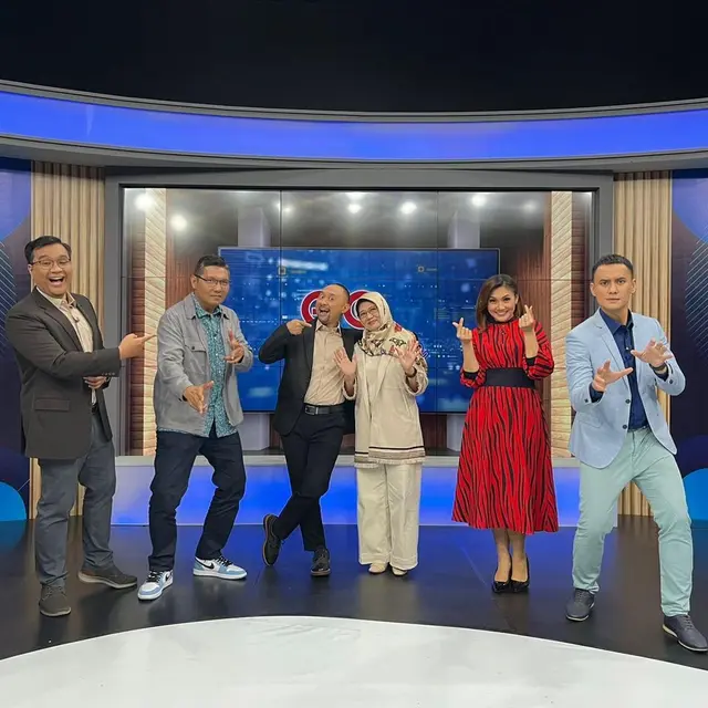 Ronal Surapradja Sering Ditemani Ibunda Usai Gugat Cerai Istri, Ini 5 Potret Kebersamaannya