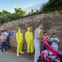 Pesta 'lure' Pokemon Go, kebun binatang Bristol dikunjungi 2.000 pemain. | via: thesun.co.uk