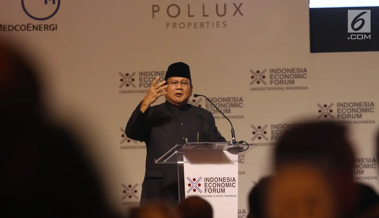 Calon Presiden Nomor Urut 2, Prabowo Subianto menyampaikan pidato dalam Indonesia Economic Forum 2018 di Jakarta, Rabu (21/11). Dalam pidatonya, Prabowo menjelaskan berbagai macam kondisi Indonesia dari berbagai aspek. (Liputan6.com/Angga Yuniar)