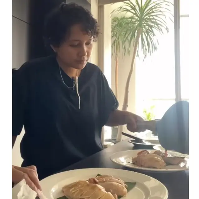 Jadi Chef Pribadi, Ini 6 Potret Arre Prianto Siapkan Hidangan Keluarga Nikita Willy