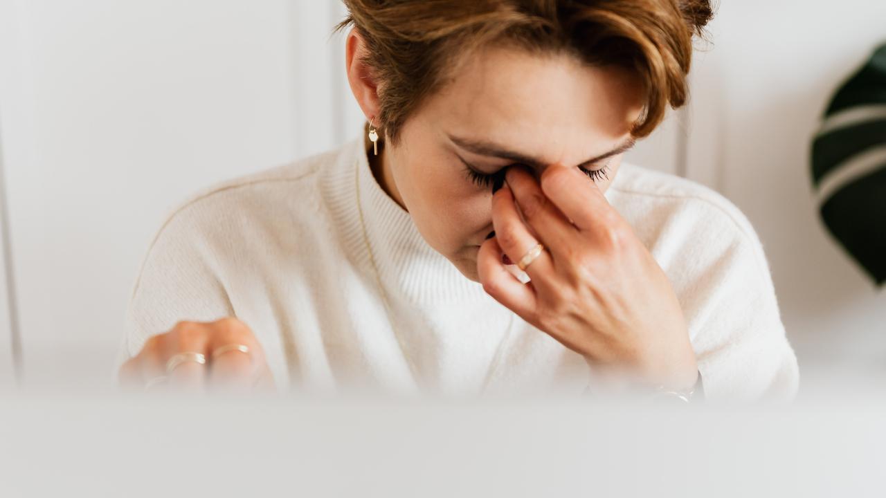 Ilustrasi mata sakit