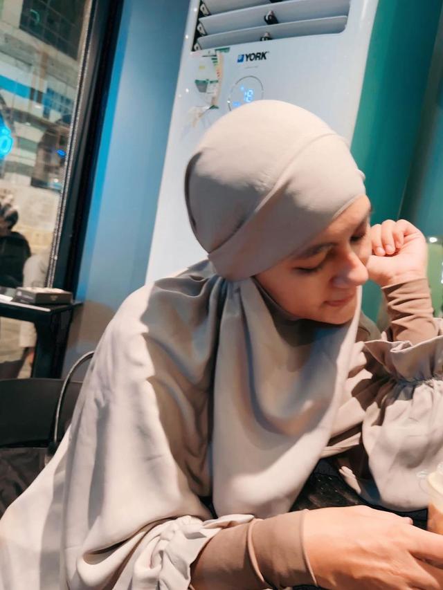 7 Potret Paula Verhoeven Jalani Umroh di Bulan Ramadhan, Tampil Bercadar