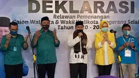 Airin Rachmi Diany Ketua Golkar Kota Tangerang Selatan (Tangsel), hadiri doa bersama untuk melepas petahana bakal Calon Wali Kota Tangerang Selatan Benyamin Davnie, mendaftarkan diri ke Komisi Pemilihan Umum (KPU) setempat.