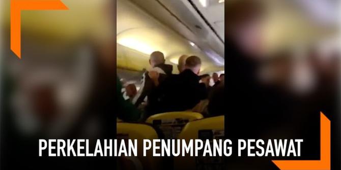 VIDEO: Rekaman Dua Penumpang Berkelahi di Dalam Pesawat