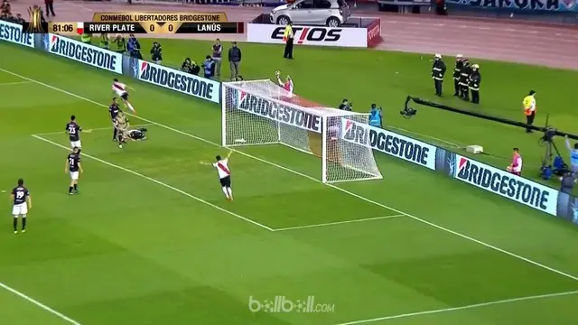 Berita video highlights leg I semifinal Copa Libertadores 2017, River Plate melawan Lanus dengan skor 1-0. This video presented by BallBall.