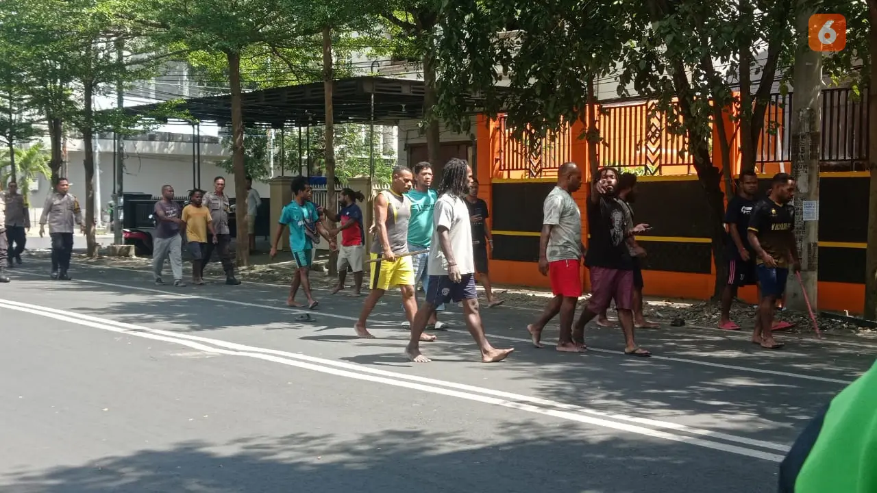 Asrama Mahasiswa Papua di Makassar Diserang OTK (Liputan6.com/Fauzan)
