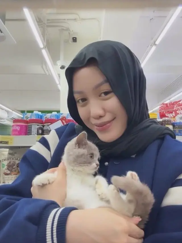 Bikin Pangling, Ini 7 Potret Terbaru Lolly yang Kini Tampil Berhijab