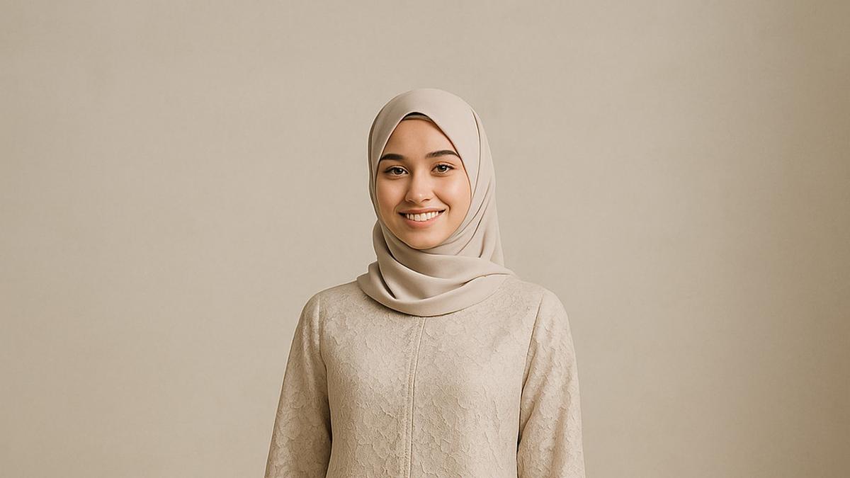 8 Model Gamis Brokat untuk Acara Siang Hari, Tetap Adem Enggak Gerah