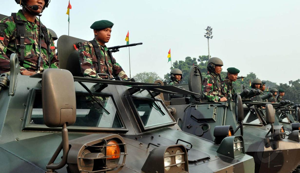 Seluruh personel baik dari TNI maupun Polri beserta alutsista juga disiapkan untuk melakukan pengamanan acara pelantikan Presiden dan Wakil Presiden pada 20 Oktober 2014, Jakarta, (16/10/14). (Liputan6.com/Johan Tallo)