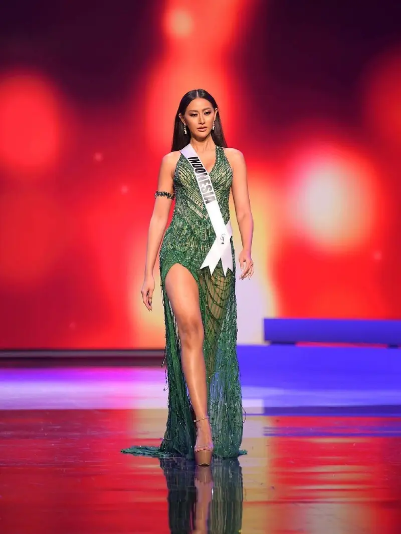 Potret Penampilan Ayu Maulida di Miss Universe 2020, Curi Perhatian. (Sumber: Instagram/ayumaulida97)