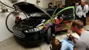 Ford Motor Company memamerkan sebuah mobil konsep terbaru di TechShop, San Francisco, California (3/6/2014). (REUTERS/Robert Galbraith)