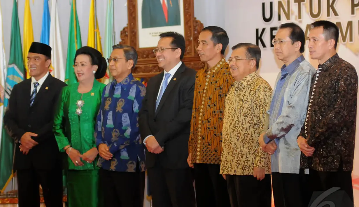 Jokowi menghadiri acara Satu Dasawarsa DPD RI bersama Wakil Presiden Boediono, Wakil Presiden Terpilih Jusuf Kalla (JK), Ketua DPD Irman Gusman, dan Ketua DPR RI Marzuki Alie