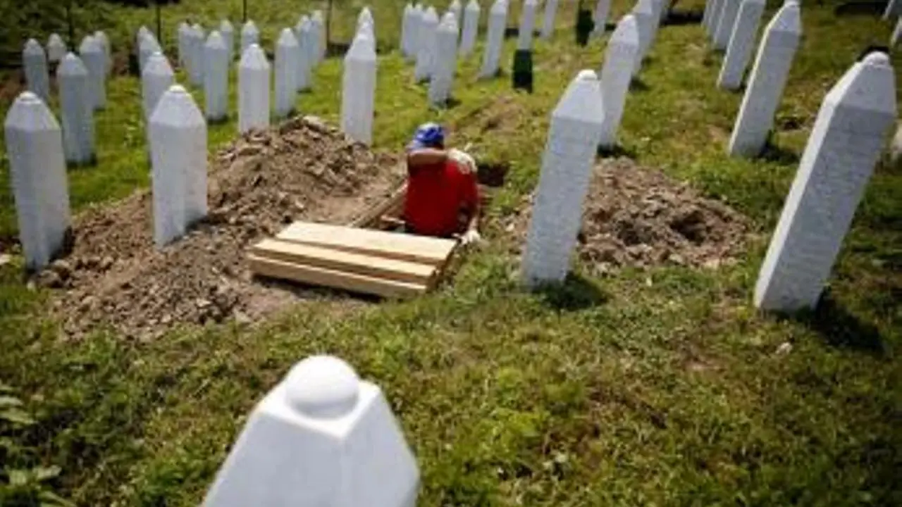 Tugu Peringatan Potocari Srebrenica