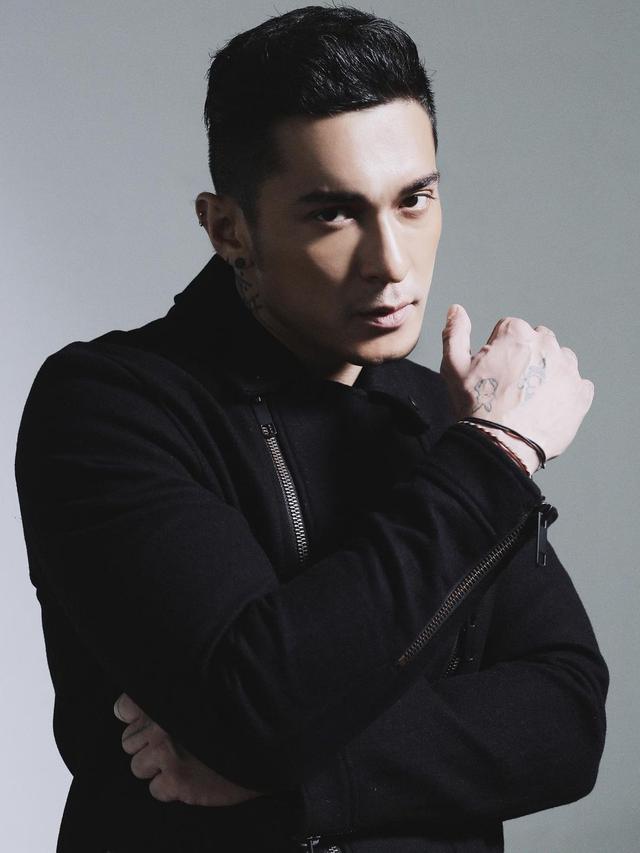 Model Video Klip Rossa