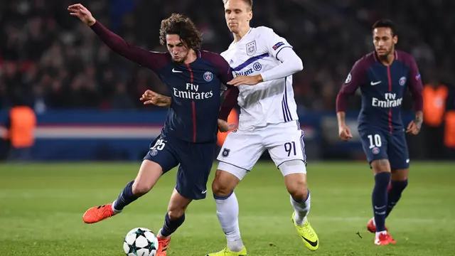 FOTO: Hattrick Leyvin Kurzawa Antar PSG Menang Telak