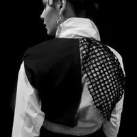 Tren fashion show virtual menjadi hawa segar di tengah pandemi yang melanda.