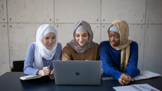 Hari Hijab Sedunia, Kenali 3 Sosok Wanita Berhijab Inspiratif yang Mendobrak Batasan dan Stereotip