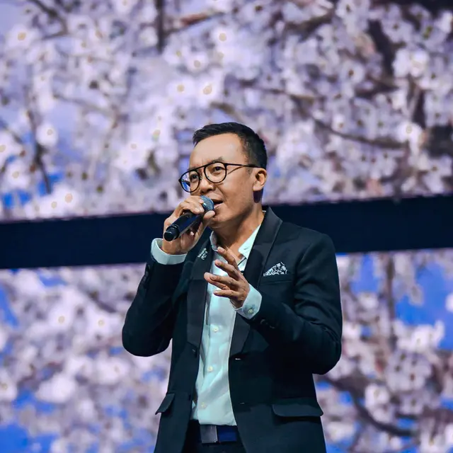 6 Potret Ari Lasso Kembali Ke Panggung Usai 10 Bulan Lawan Kanker