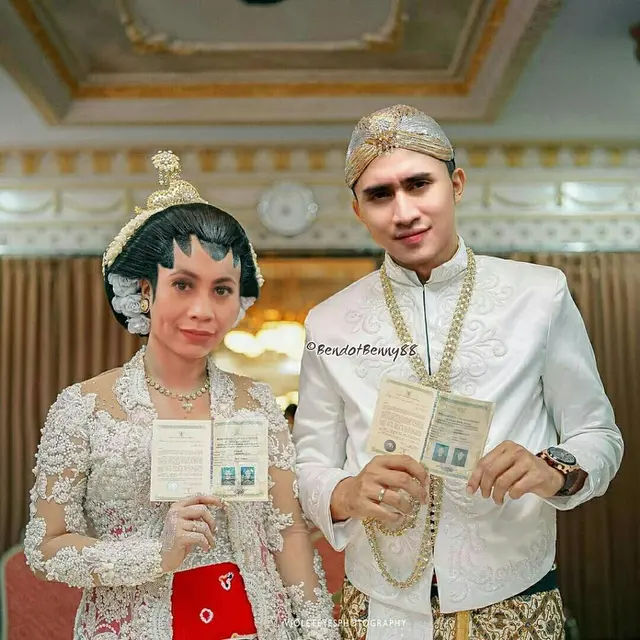 6 Editan Foto Seleb Bak Pacaran Ini Bikin Ketawa Geli
