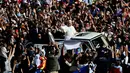 Misa pelantikan akan dilaksanakan di Lapangan Santo Petrus Basilika, Vatikan dan akan dihadiri sejumlah pihak, termasuk para pemimpin dunia. (Tiziana FABI/AFP)