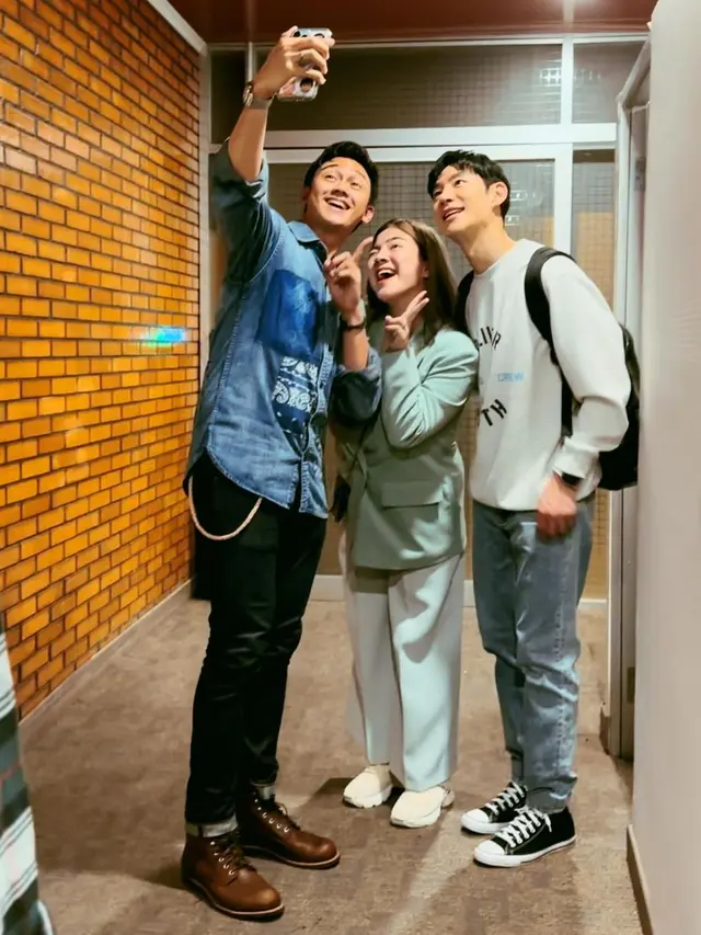 6 Potret Akrab Felicya Angelista dan Caesar Hito dengan Lee Je Hoon, Bak Bestie