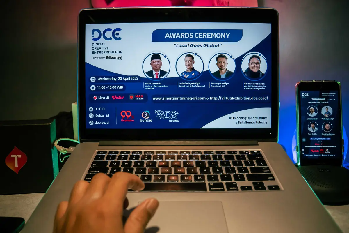 Digital Creative Entrepreneurs 2021