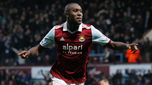 Sosok Carlton Cole, Striker Anyar Persib dari Klub Eropa
