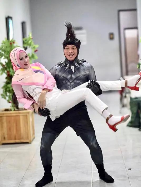 (Instagram/angellelga)