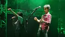 Membuka penampilan dengan lagu Seberapa Pantas dan Kita, Sheila On 7langsung membakar semangat para pengunjung festival Ramadan terbesar di Jakarta ini. Tampak dalam foto, grup band legendaris asal Yogyakarta, Sheila On 7 saat tampil pada hari kedua gelaran KapanLagi Buka Bareng (KLBB) Festival 2026 di Stadion Madya, Kompleks Gelora Bung Karno, Senayan, Jakarta, Minggu 1 Maret 2026. (Fimela.com/Adrian Putra)