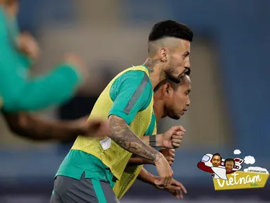 Timnas Indonesia melakukan latihan resmi terakhir jelang melawan Vietnam dalam laga leg kedua semifinal Piala AFF 2016 di Stadion My Dinh, Hanoi, Vietnam, Selasa (6/12/2016). (Bola.com/Peksi Cahyo)
