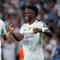 Vinicius Junior merayakan gol bersama Kylian Mbappe dalam laga La Liga antara Real Madrid dan Villarreal di Santiago Bernabeu, 4 Oktober 2025. (AP Photo/Manu Fernandez)