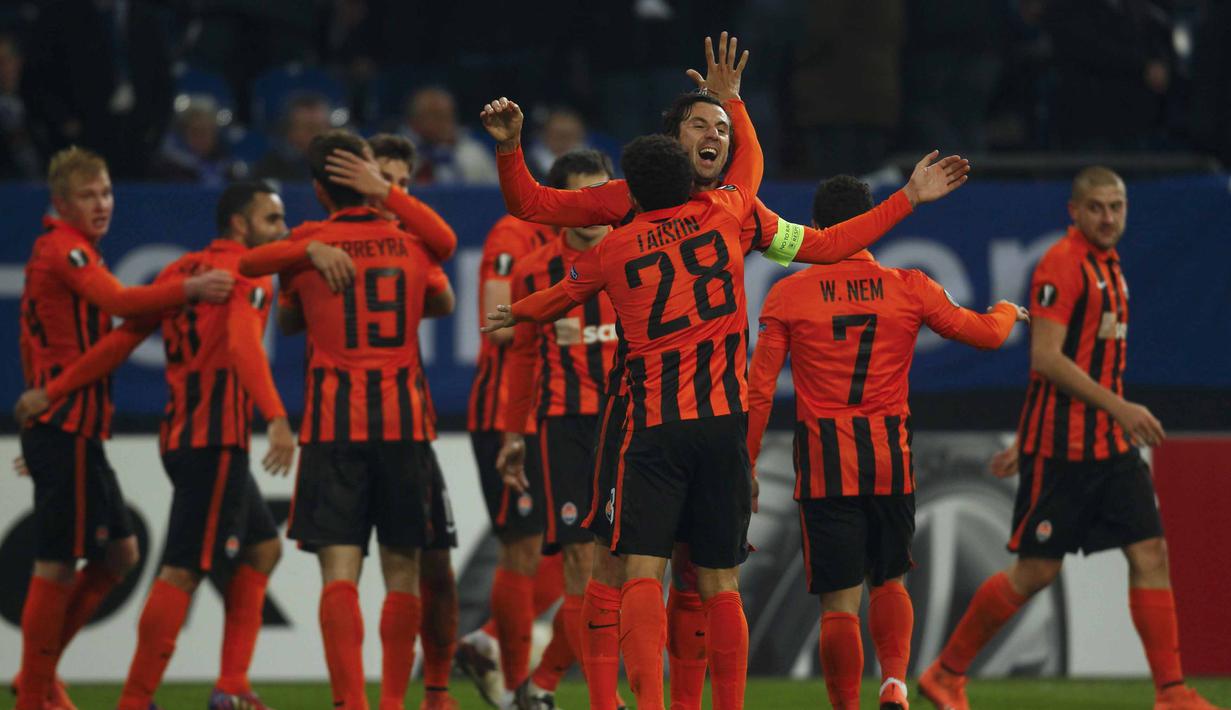 Shakhtar Donetsk lolos ke babak 16 besar Europa setelah mengalahkan klub Jerman Schalke 04 dengan agregat 3-0. (REUTERS/Ina Fassbender)