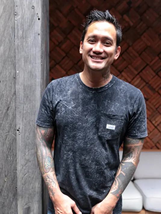 "Udah (pacaran). Nah itu dia, kan gue bilang tadi dia (Nabilla) dewasa jadi dia udah tahu, waktu-waktunya, jam berapa," kata Tora Sudiro. (Adrian Putra/Bintang.com)