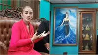 Potret Rumah Lilis Karlina yang Penuh Benda Klenik Hingga Lukisan Nyi Roro Kidul. (Sumber: YouTube/Kang iman Sengklek)