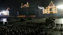 Alat pertahanan tentara Rusia saat latihan parade kemenangan di Red Square, Moskow, Rusia, (4/5/2015). Rusia akan merayakan ulang tahun ke-70 dari kemenangan atas Nazi Jerman di Perang Dunia II pada 9 Mei 1945. (REUTERS/Maxim Shemetov)