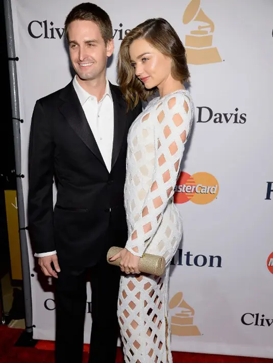 Meskipun sudah bercerai, hubungan Miranda dan Orlando memang tergolong baik. Keduanya juga sangat kooperatif dalam hal mengurus sang buah hati. Bahkan Orlando masih memuji Miranda sebagai ibu yang baik. (AFP/Bintang.com)