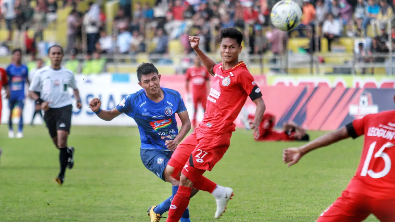 Semen Padang vs Arema