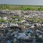 Kondisi bantaran Danau Limboto, Gorontalo yang tercemar sampah plastik rumah tangga (Arfandi Ibrahim/Liputan6.com)