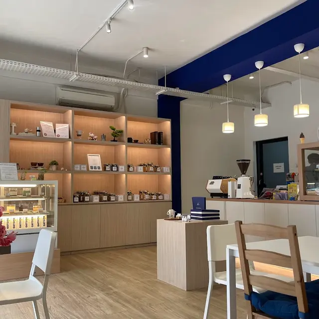 Rekomendasi Tempat Work from Cafe yang Tenang di Blok M