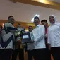 Harnojoyo-Finda resmi mendaftarkan diri maju Pilwalkot ke KPU Palembang (Liputan6.com / Nefri Inge)