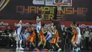 Pemain Satria Muda Britama, Michel Vamiga berusaha memasukkan bola ke ring ketika melawan Pelita Jaya Energi-MP pada laga NBL Championship, Jakarta, Minggu (10/5). Satria Muda Britama unggul 62-54 atas Pelita Jaya Energi-MP (Liputan6.com/Herman Zakharia)
