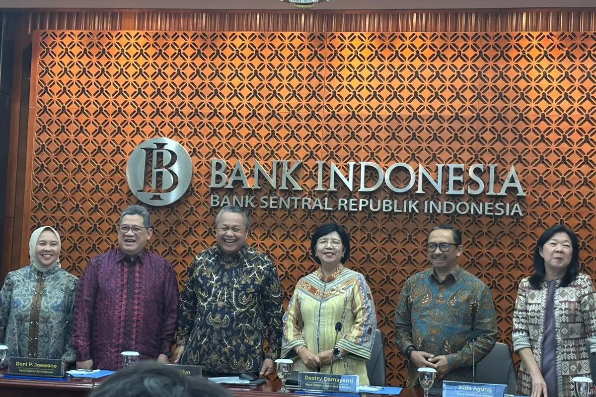 Gubernur Bank Indonesia Perry Warjiyo dan Dewan Gubernur dalam RDG September 2024, Rabu (18/9/2024). (Tira/Liputan6.com)