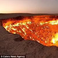 Berada di tengah gurun, keberadaan 'Gerbang Neraka' menyisakan kepingan besar misteri.