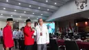 Lalu ada perwakilan RedMe, angklung, wanita berkebaya yang terdiri dari ibu-ibu dan milenial, laki-laki milenial beskap jawa, ondel-ondel dan tari serta rangkaian andong. (Liputan6.com/Herman Zakharia)