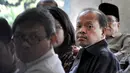 Sutan Bhatoegana terlihat cemas dan tegang saat menunggu dirinya yang akan diperiksa penyidik, Jakarta, Senin (6/10/2014) (Liputan6.com/Miftahul Hayat)